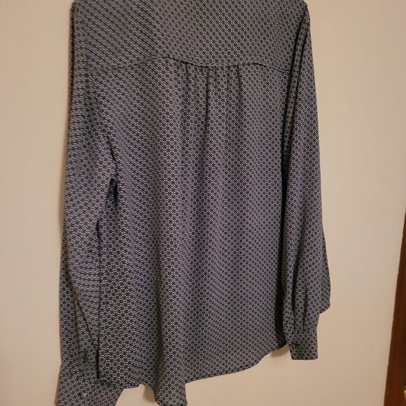 Navy Geo-Pattern Top - Picture 2 of 3